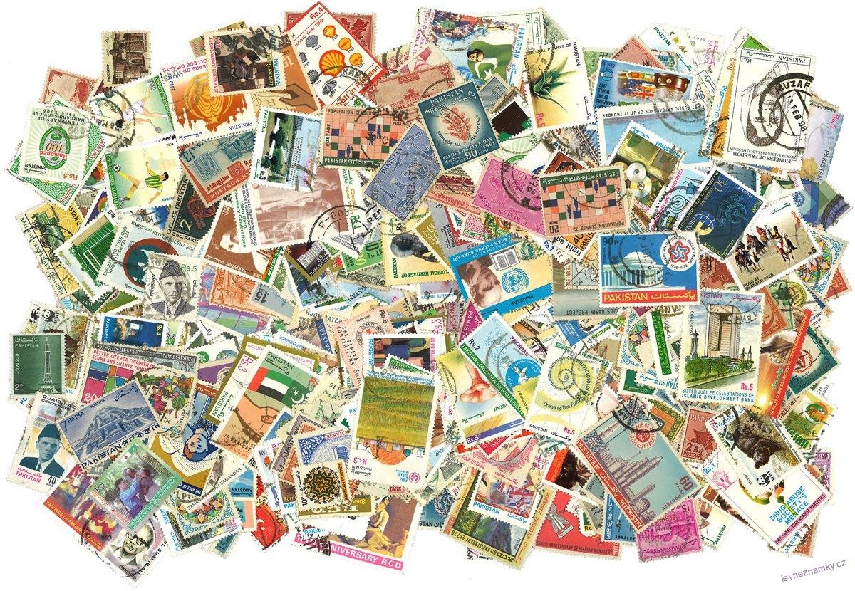 Balíček známek - Pakistan - 600 ks
