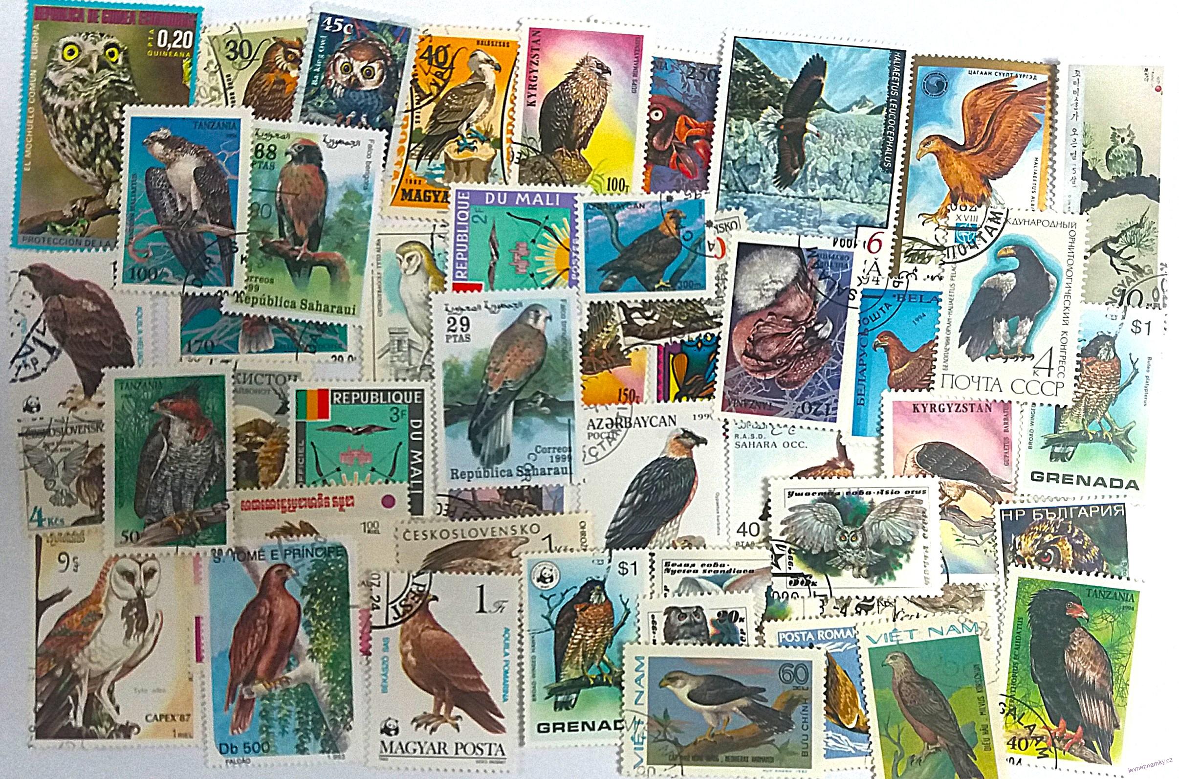 Balíček známek - dravci - 50 ks
