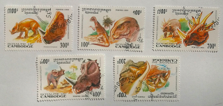 Sestava známek - Cambodge - pravěká zvířata