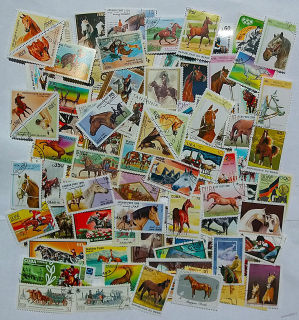 Balíček známek - koně - 100 ks