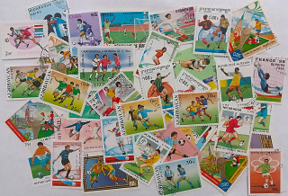 Balíček známek - fotbal - 50 ks