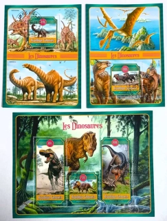 Sada aríků Gabonaise - dinosauři