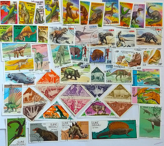 Balíček známek - pravěká fauna - 50 ks
